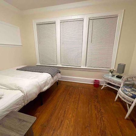 Entire Beautiful 2Br Apartment L. Convenient Location In The Heart Of Queens! New York Exterior photo